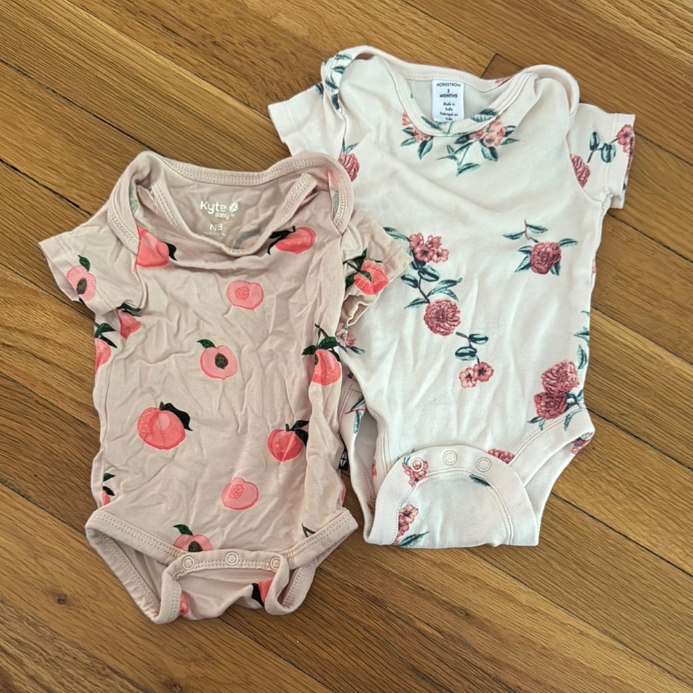 Kyte Baby & Nordstrom - Peach Print and Floral  Onesies